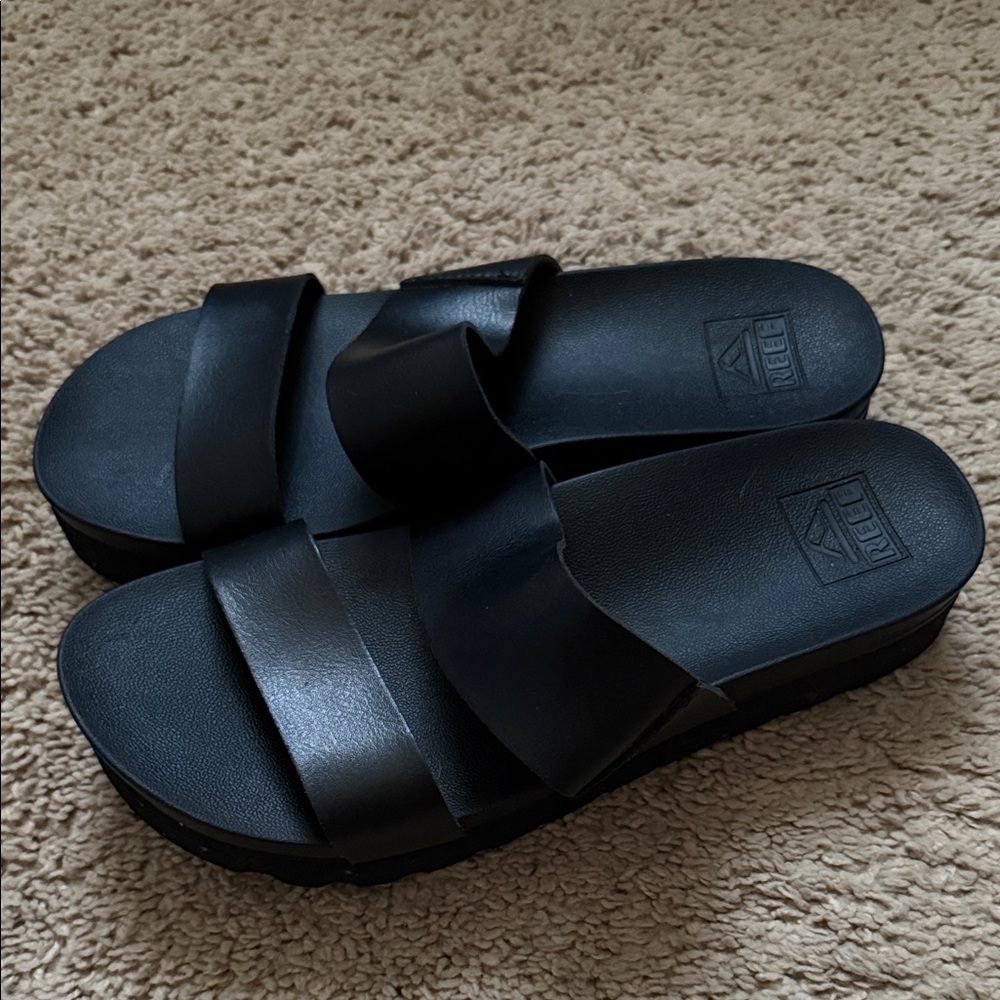 Black Reef Cushion Vista Hi Slide Sandals